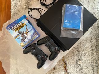 PS4 1TB + 2 mandos