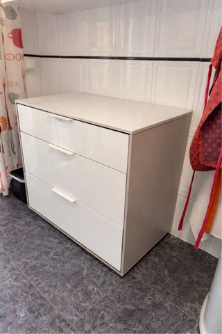 Comoda Gris con frente blanco Glossy