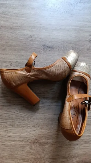 Zapatos Virus Talla 37 Marrón y Dorado