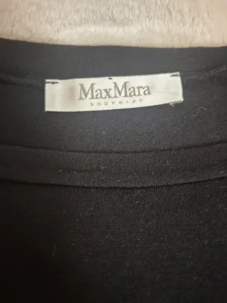 Max Mara Bodywear – Top negro con tul y caída flui