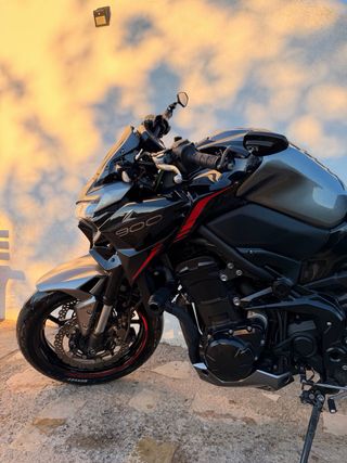 Kawasaki Z900 A2 2023 Negra/Plata
