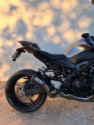 Kawasaki Z900 A2 2023 Negra/Plata