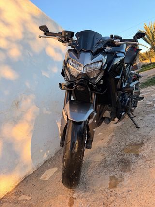 Kawasaki Z900 A2 2023 Negra/Plata