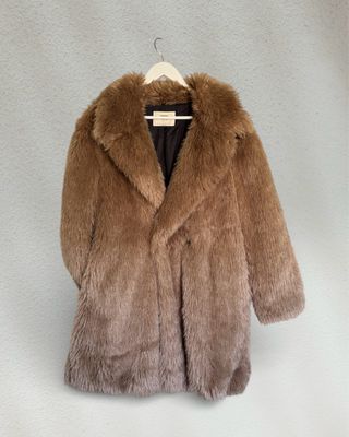 Abrigo largo pelo marrón / Stradivarius Talla XS-M