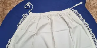 Delantal antiguo batista con encaje