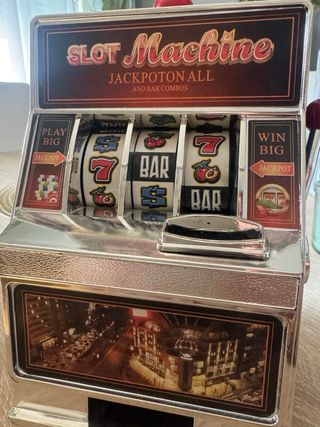 Máquina tragaperras decorativa.. hucha