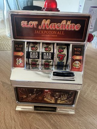 Máquina tragaperras decorativa.. hucha