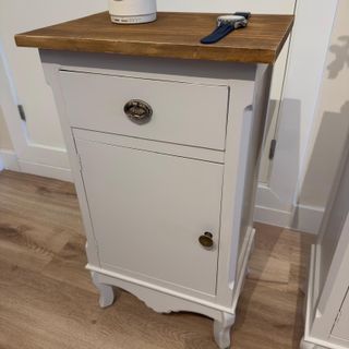 Mesitas de noche de madera restauradas