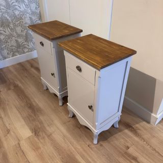 Mesitas de noche de madera restauradas