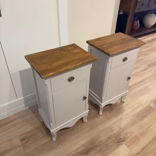 Mesitas de noche de madera restauradas