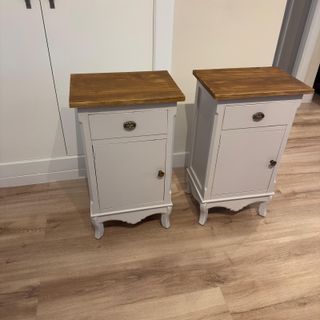 Mesitas de noche de madera restauradas