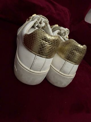 Zapatillas Michael Kors Blancas y Doradas