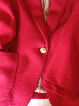 Chaqueta roja de mujer