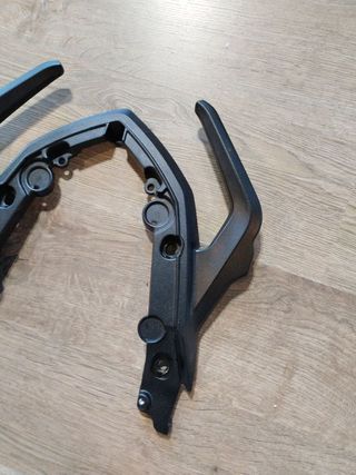 ASIDERO BMW F900R/F900XR NEGRO K83,K84 8409642