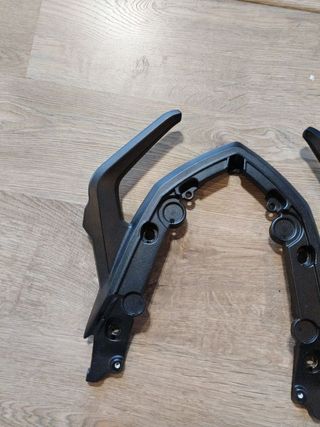 ASIDERO BMW F900R/F900XR NEGRO K83,K84 8409642