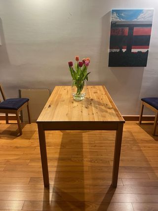 Mesa de comedor rústica de madera