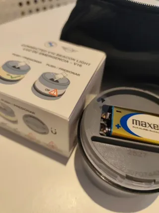 Baliza BMW V16 Conectada DGT + chalecos y estuche