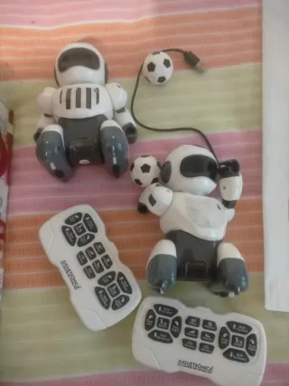 Robot Futbol Juguetronica con 2 Mandos
