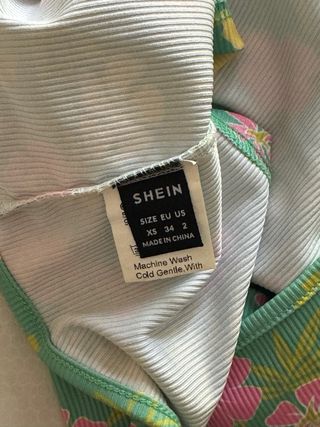 Top HALTER floral verde y rosa