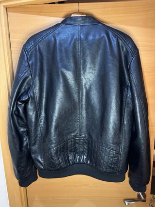 Chaqueta de polipiel forrada