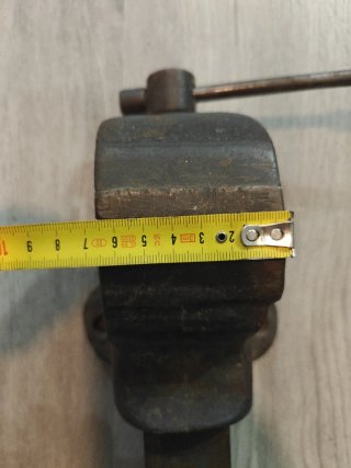 Tornillo de banco de hierro