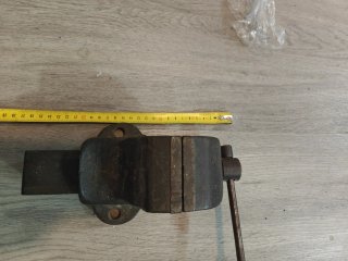 Tornillo de banco de hierro