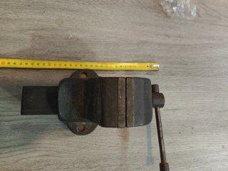 Tornillo de banco de hierro