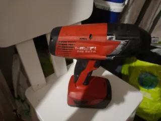 Caja Hilti Roja con pistola de impacto