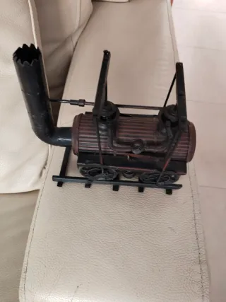 Máquina de vapor de hierro decorativa