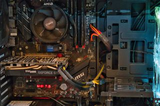 PC Gaming Ryzen 5 2600 GTX 1660 SUPER 16GB RAM