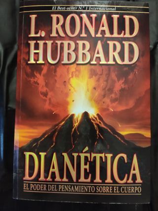Libro "Dianética: El Poder del Pensamiento sobre e