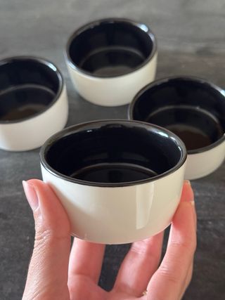 5 Taças Pequenas Molho Cerâmica Branco Preto