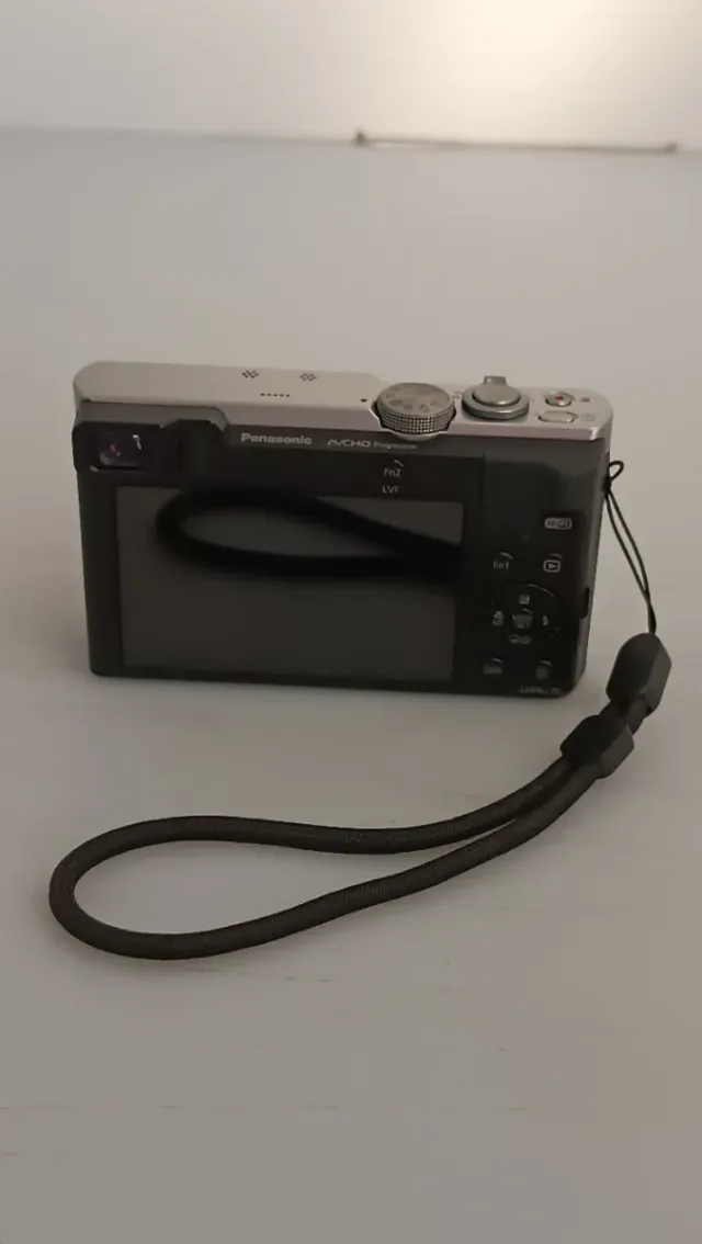 Panasonic Lumix DC-TZ70 Cámara B4Y3551