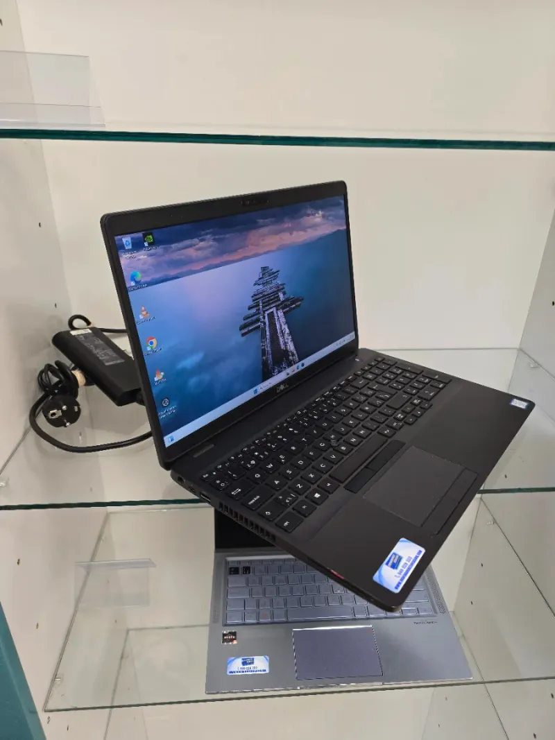 Dell Precision 3541 afbeelding 3