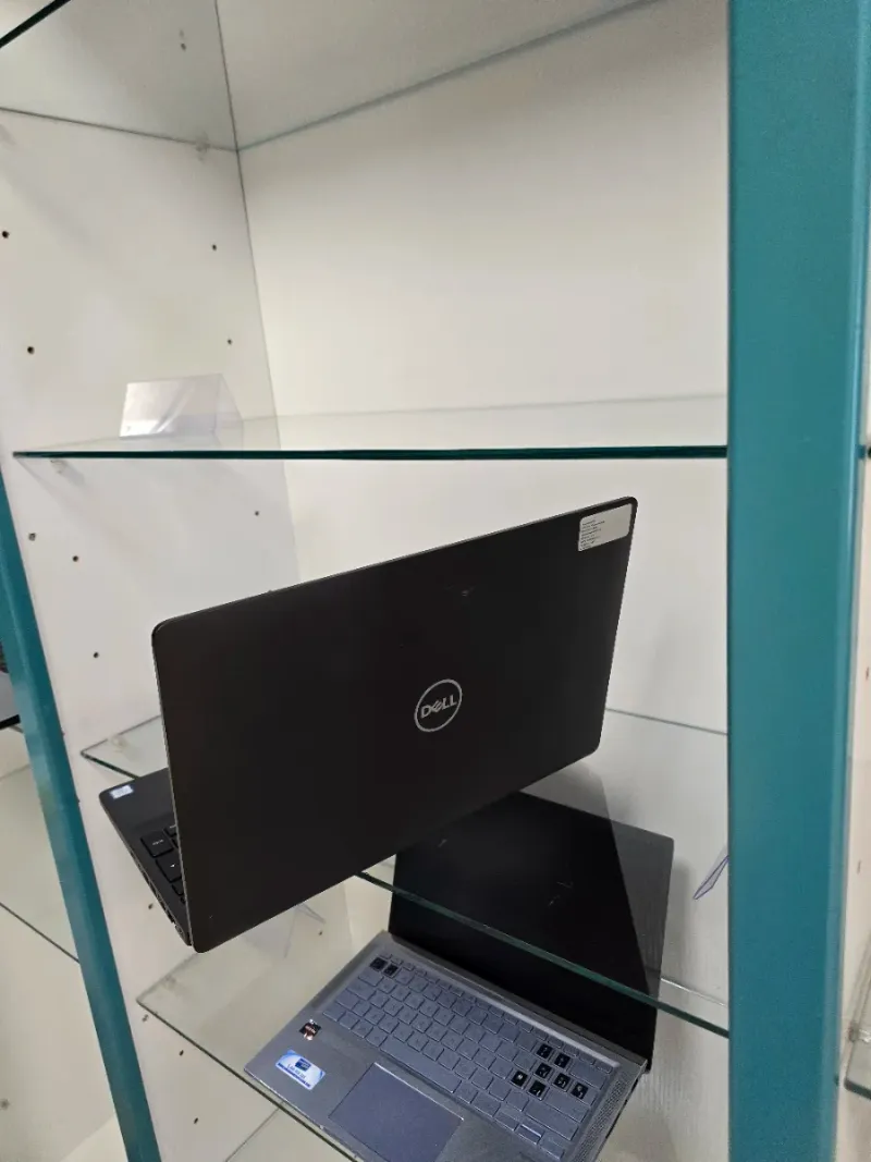 Dell Precision 3541 afbeelding 4