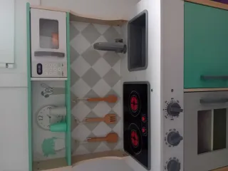 Piccola cucina in legno per bambini