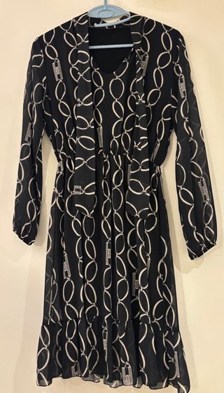 Vestito nero con stampa catene