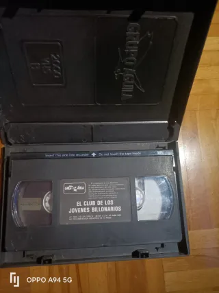 Película VHS El Club de los Jóvenes Billonarios