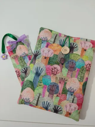 Funda para libros de bolsillo con marcapáginas