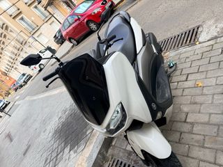 Yamaha NMAX 125 2024 Blanca