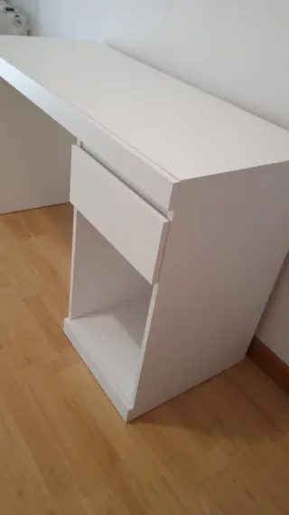 Escritorio blanco moderno