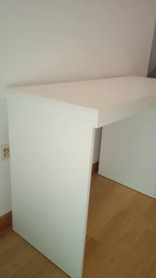 Escritorio blanco moderno