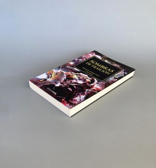 #730 Sombras de traición - Herejía de Horus 22