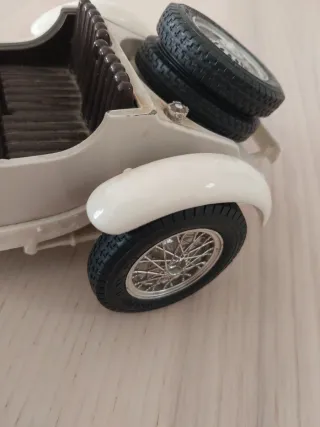 Burago Mercedes Benz SSK 1928 1/18