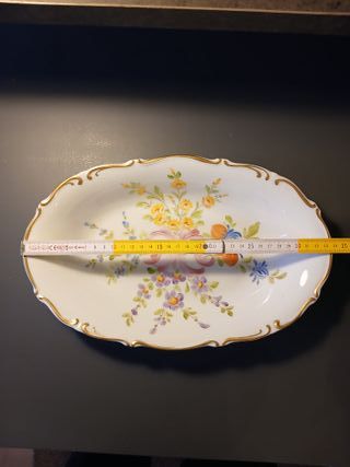 Piatto in porcellana decorato a mano