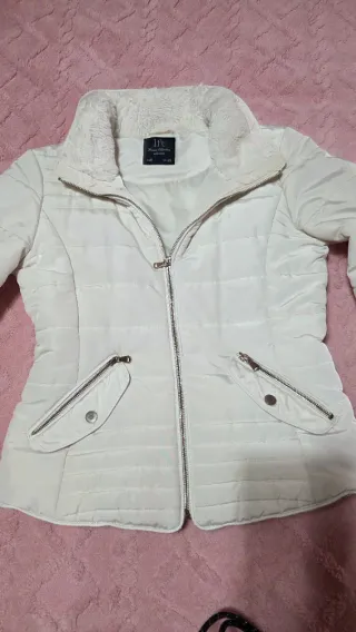 Chaqueta acolchada mujer blanca