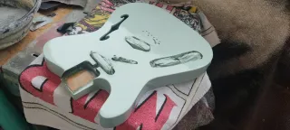 PINTA tu Guitarra Eléctrica!