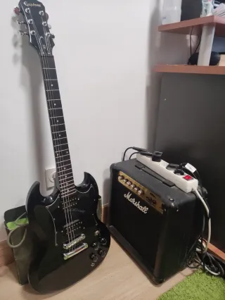 Guitarra Eléctrica Epiphone SG G310 Ebony