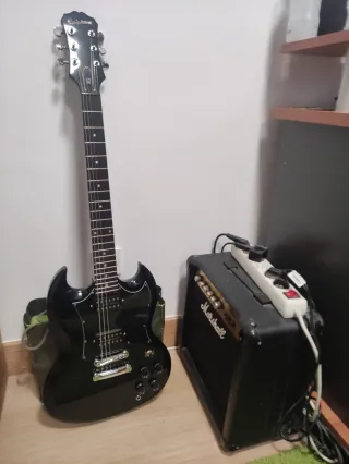 Guitarra Eléctrica Epiphone SG G310 Ebony
