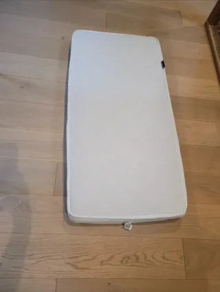 Cuna Ikea blanca con o sin colchón